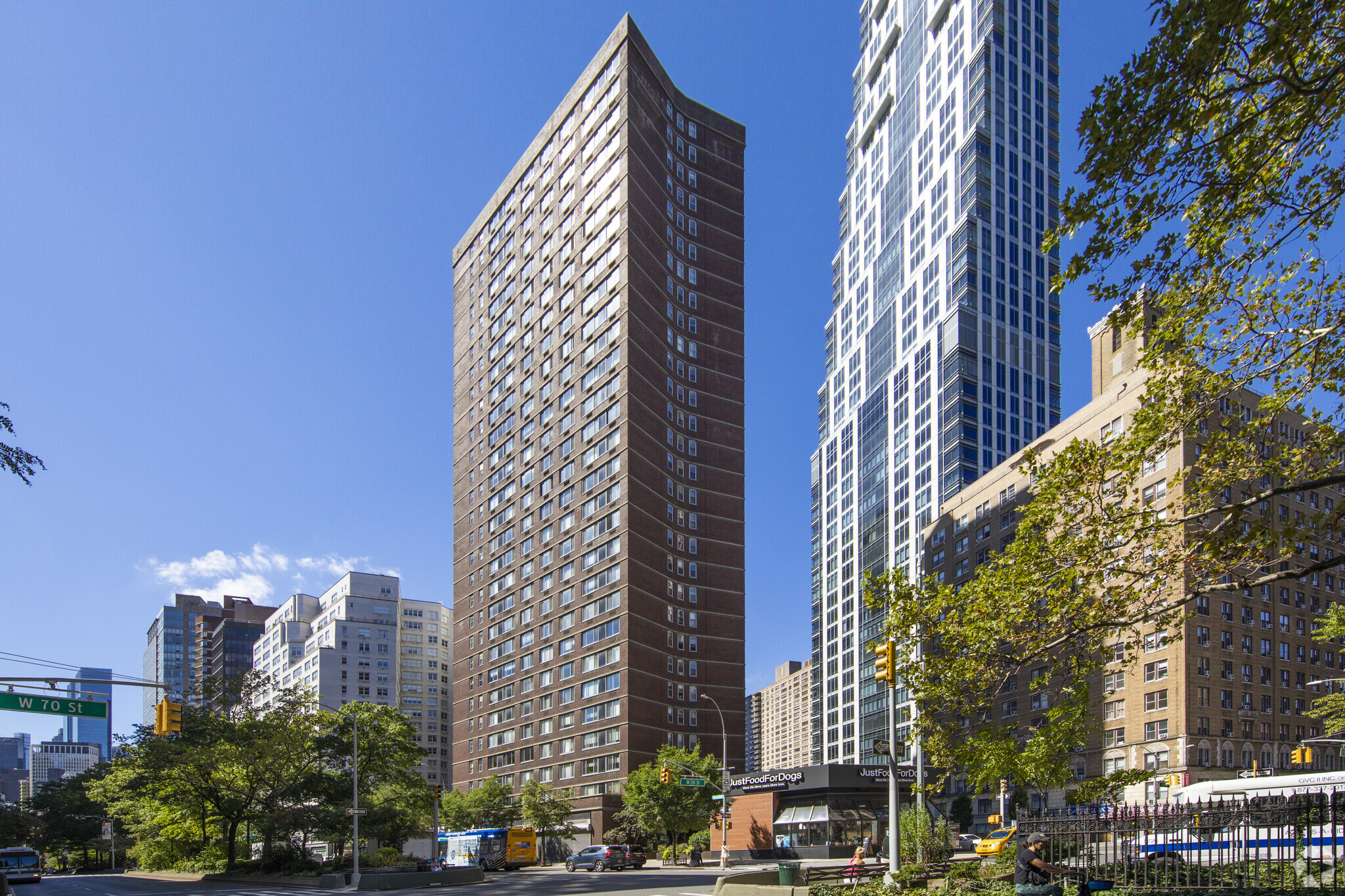 2025 Broadway, New York, NY à louer Photo principale– Image 1 sur 9