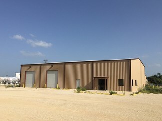 Plus de détails pour 341 Corgey Rd, Pleasanton, TX - Industriel/Logistique à louer