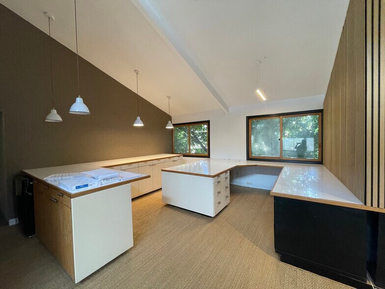 2482 Newport Blvd, Costa Mesa, CA à louer - Photo de l’immeuble – Image 3 sur 27