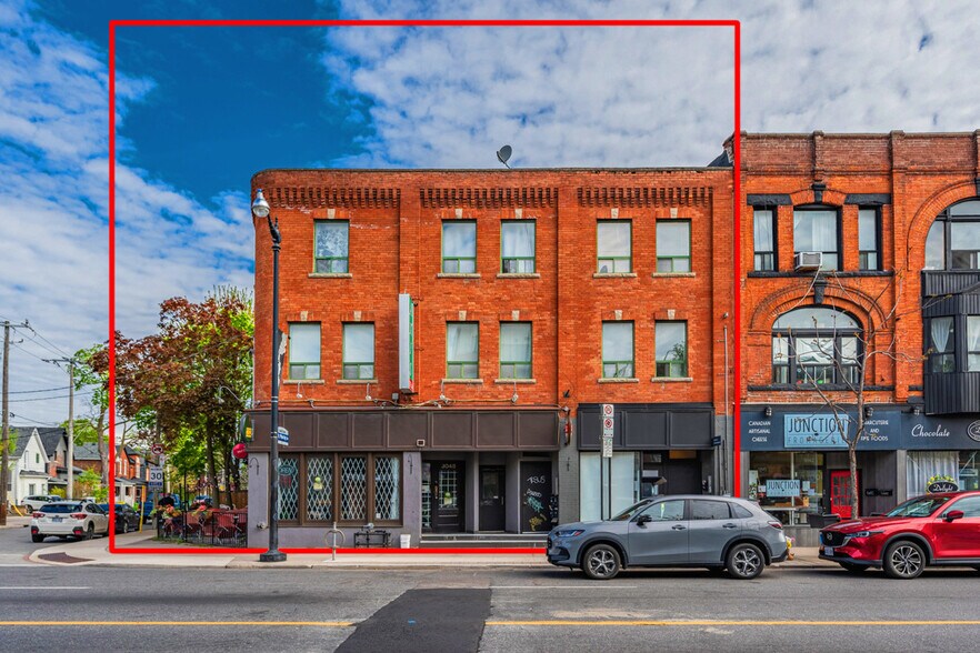 3048 Dundas St W, Toronto, ON à vendre - Photo de l’immeuble – Image 2 sur 20