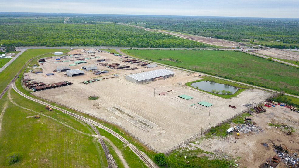 236 Industrial Park Dr, Victoria, TX à louer - Photo de l’immeuble – Image 2 sur 61