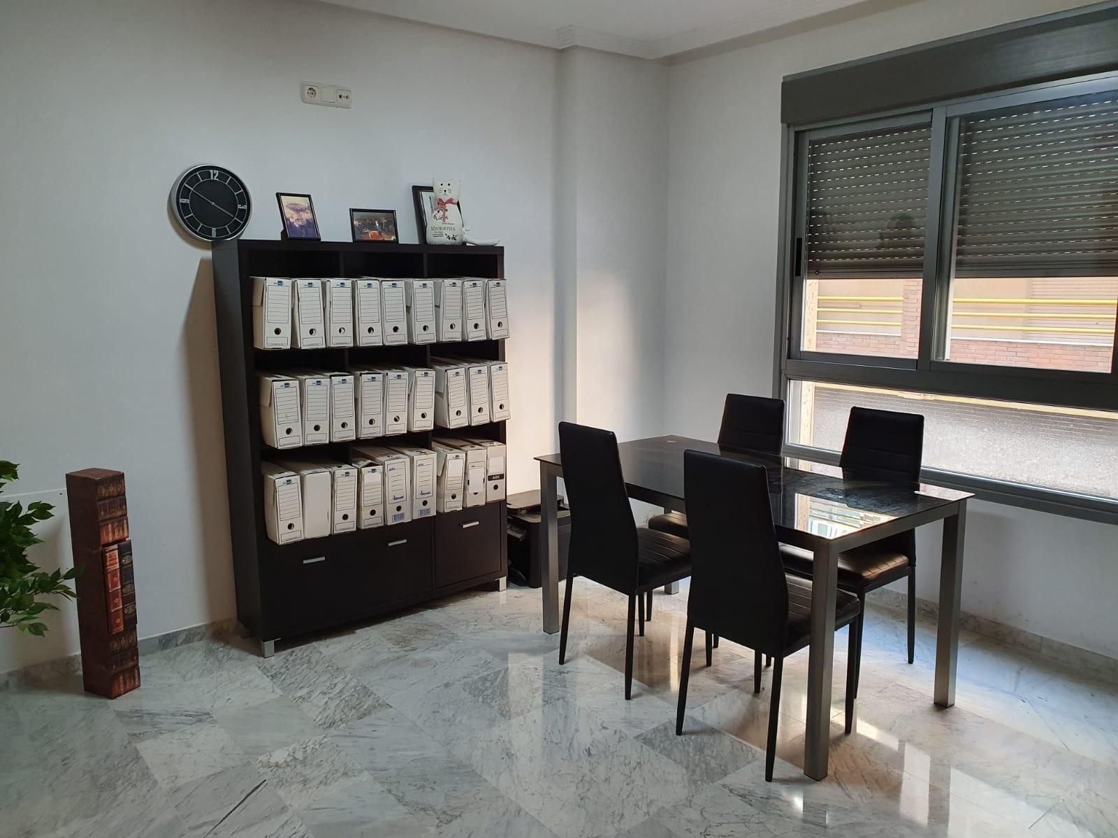 Bureau dans Cáceres, Cáceres à louer Photo principale– Image 1 sur 4