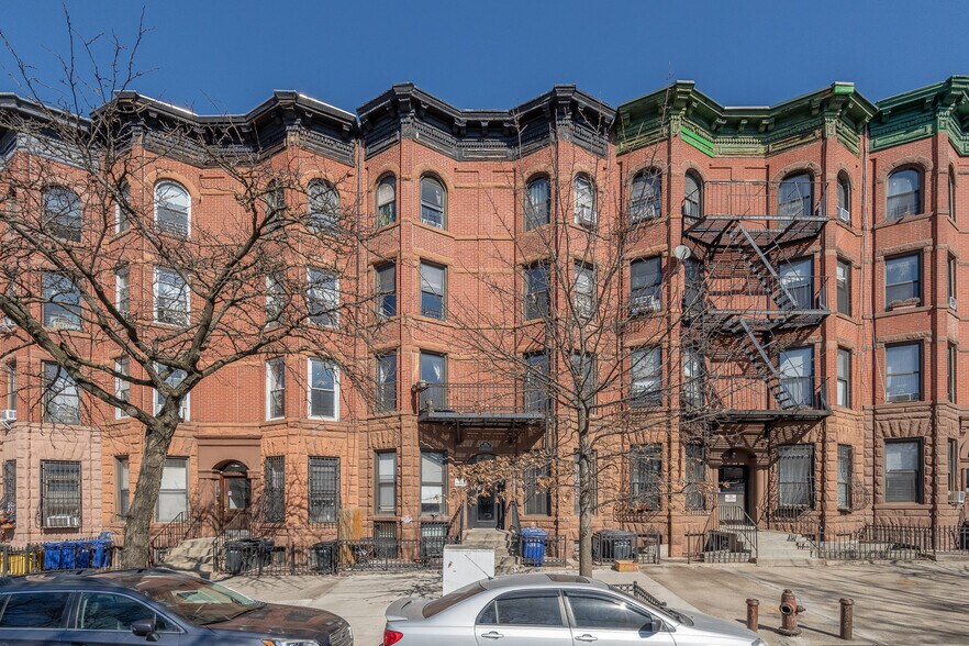 325 3rd St, Brooklyn, NY à vendre - Photo de l’immeuble – Image 1 sur 10