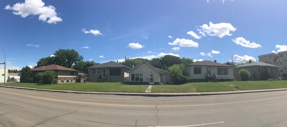 12037 66 St NW, Edmonton, AB à vendre - Photo de l’immeuble – Image 3 sur 7