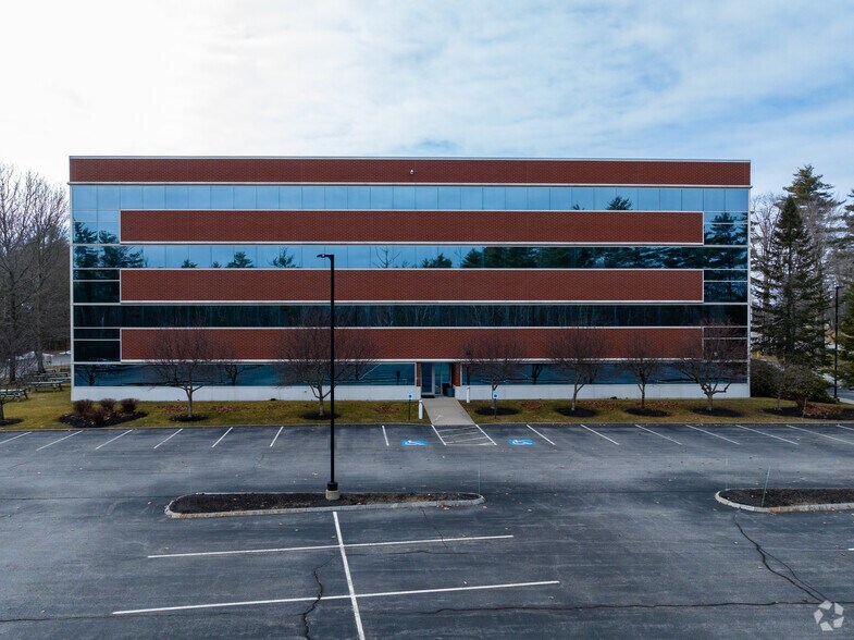 325 Corporate Dr, Portsmouth, NH à louer - Photo de l’immeuble – Image 2 sur 5