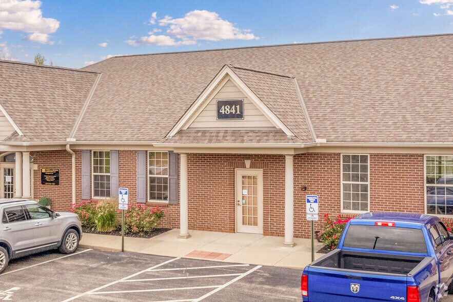 4841 Rialto Rd, West Chester, OH à louer - Photo de l’immeuble – Image 3 sur 5