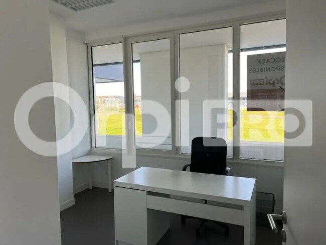 Plus de détails pour Bureau à louer