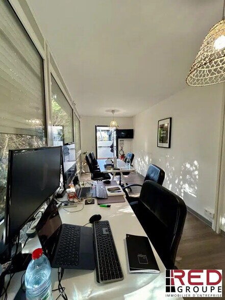 Bureau dans Éguilles à louer - Photo de l’immeuble – Image 2 sur 4