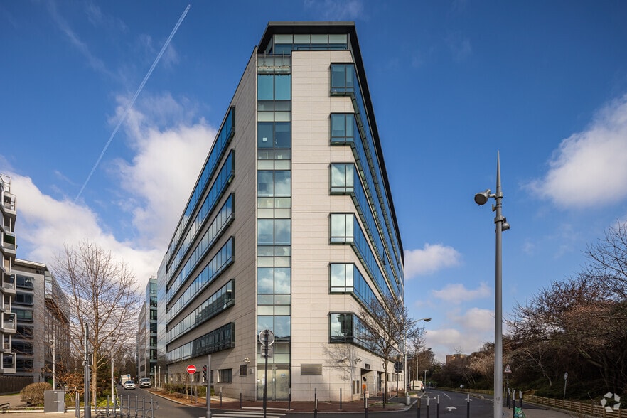 Bureau dans Issy-les-Moulineaux à louer - Photo de l’immeuble – Image 2 sur 6