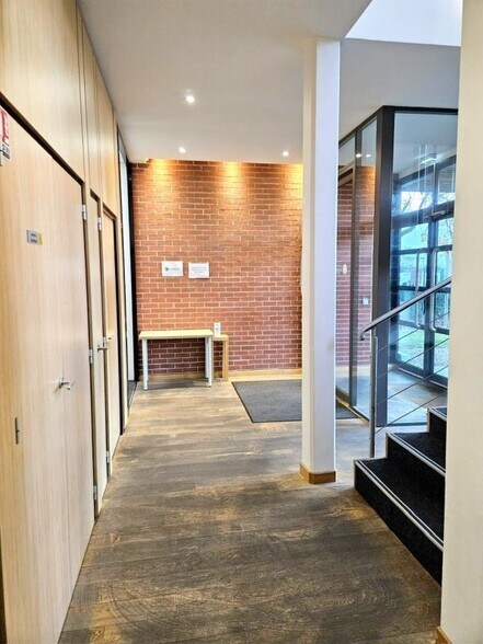 Bureau dans Guyancourt à louer - Hall d’entrée – Image 2 sur 22