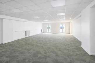 Plus de détails pour 15 Rue Des Lions Saint-Paul, Paris - Logement à vendre