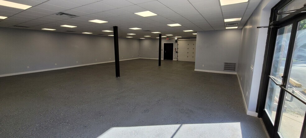 3374 E Atherton Rd, Burton, MI à louer - Photo de l’immeuble – Image 3 sur 6