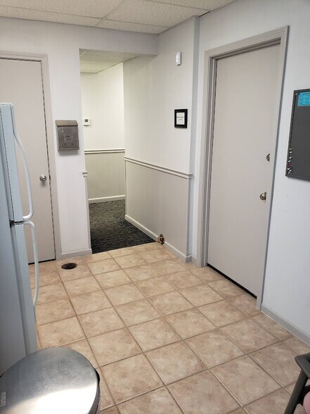 226 S Kansas Ave, Olathe, KS à louer - Photo intérieure – Image 2 sur 16