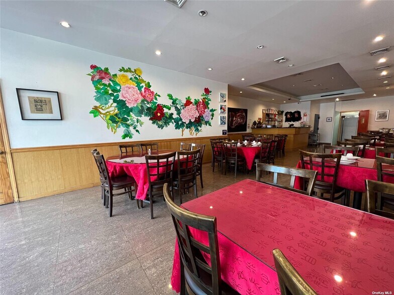 18-24 College Point Blvd, Flushing, NY à vendre - Photo de l’immeuble – Image 2 sur 17