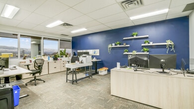 1726 Dolphin Av, Kelowna, BC à louer Photo intérieure– Image 1 sur 15