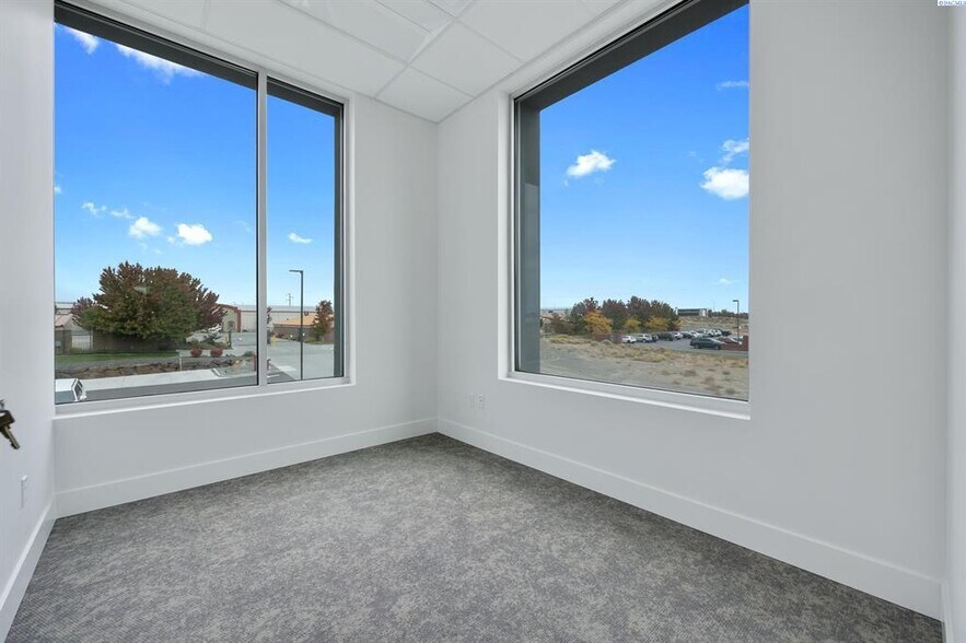 9425 Sandifur Pky, Pasco, WA à louer - Photo intérieure – Image 3 sur 9