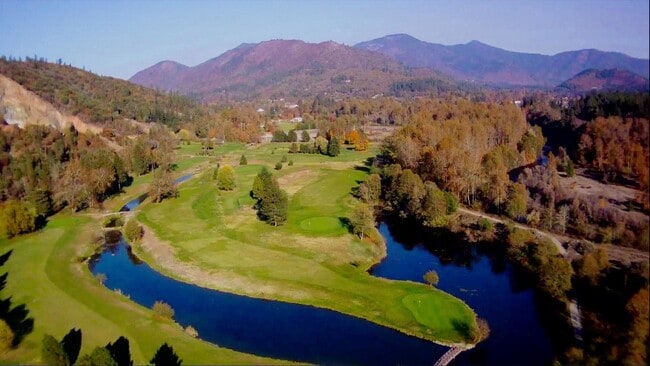 Plus de détails pour 7350 New Hope Rd, Grants Pass, OR - Sports et loisirs à vendre