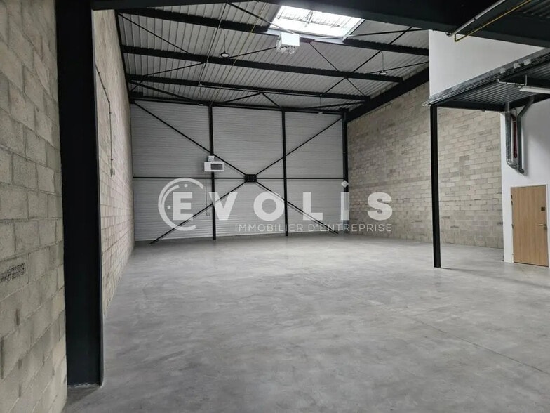 21 Avenue De Norvège, Villebon-sur-Yvette à louer - Photo de l’immeuble – Image 3 sur 10