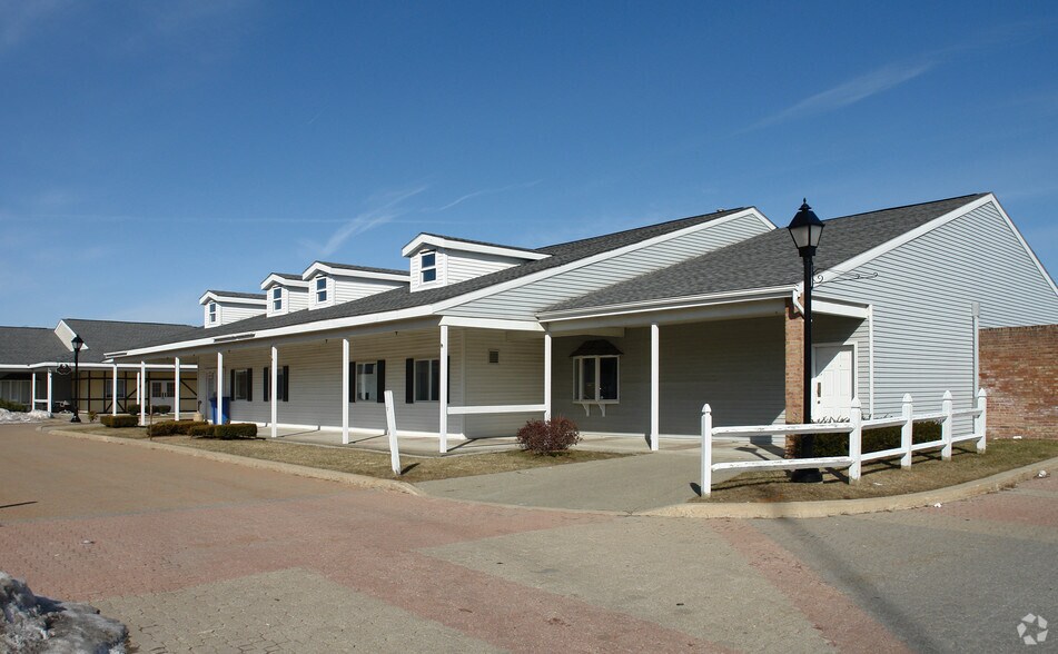 100 Saratoga Village Blvd, Malta, NY à louer - Photo de l’immeuble – Image 2 sur 15
