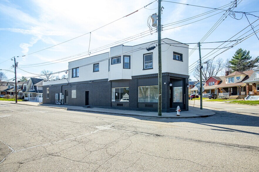 2435 Williams Ave, Cincinnati, OH à louer - Photo de l’immeuble – Image 3 sur 48