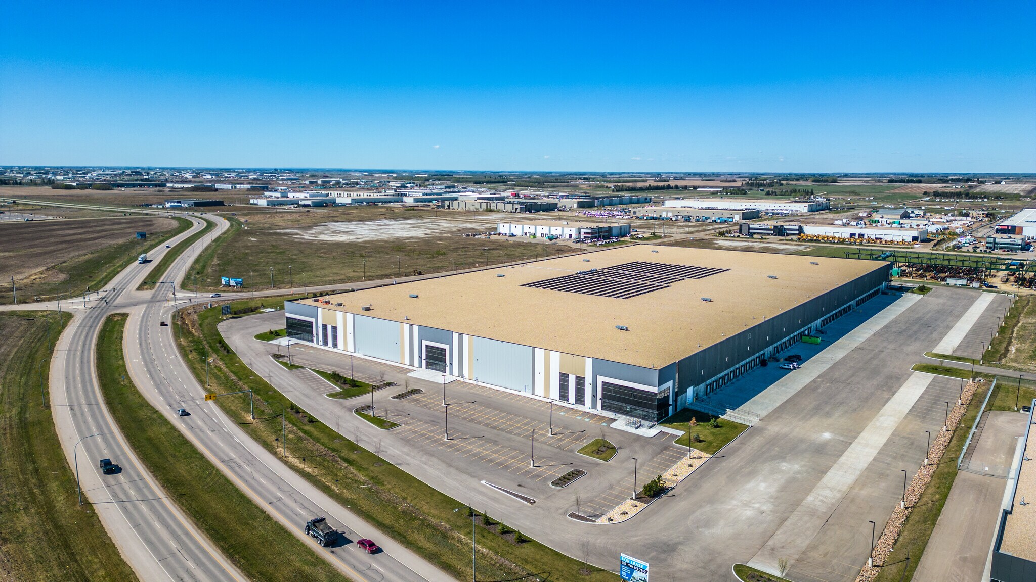 1540 37 Ave, Nisku, AB à louer Photo de l’immeuble– Image 1 sur 9
