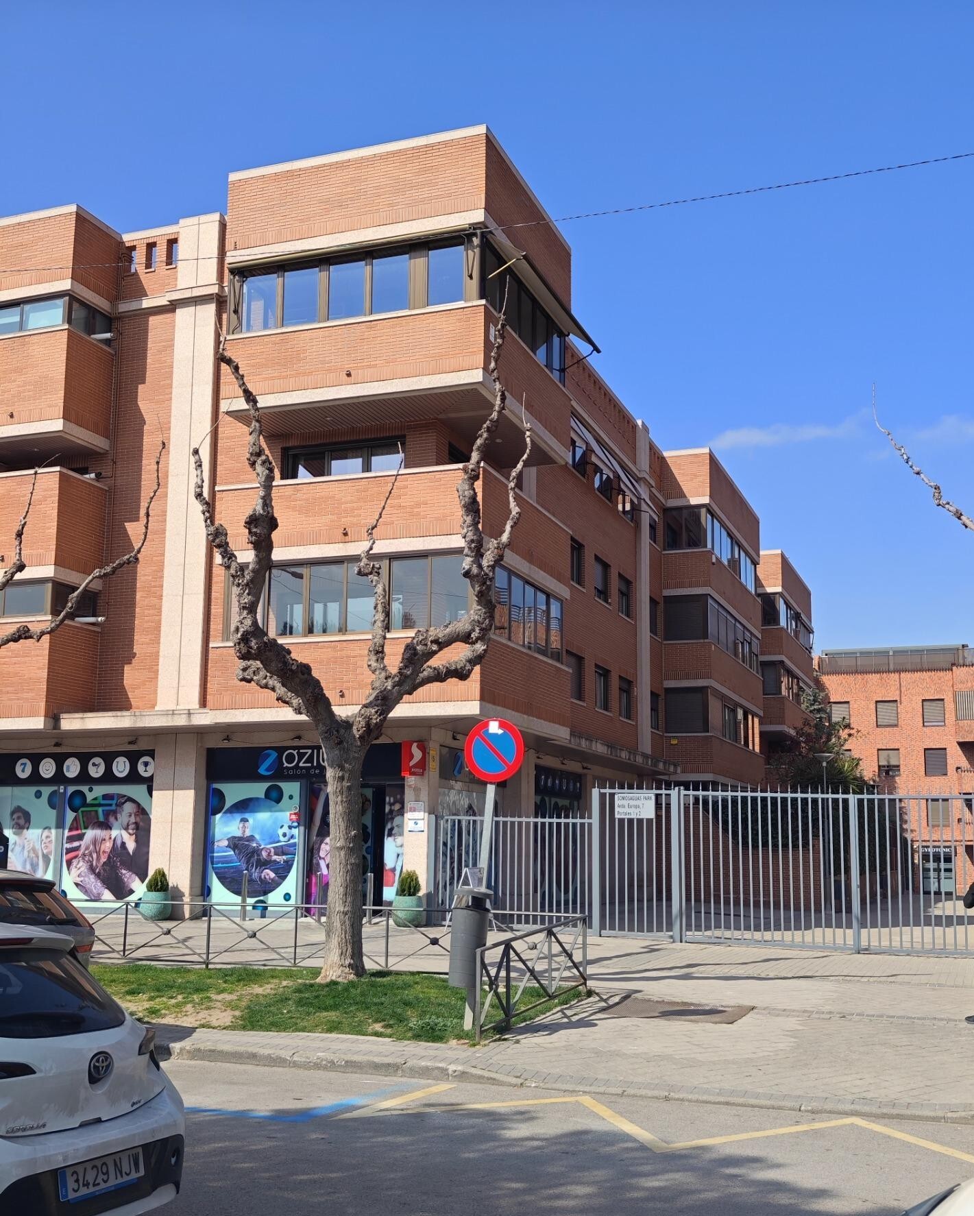 Local commercial dans Pozuelo de Alarcón, Madrid à louer Photo intérieure– Image 1 sur 3