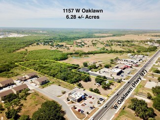 Plus de détails pour 1157 W Oaklawn Rd, Pleasanton, TX - Terrain à vendre