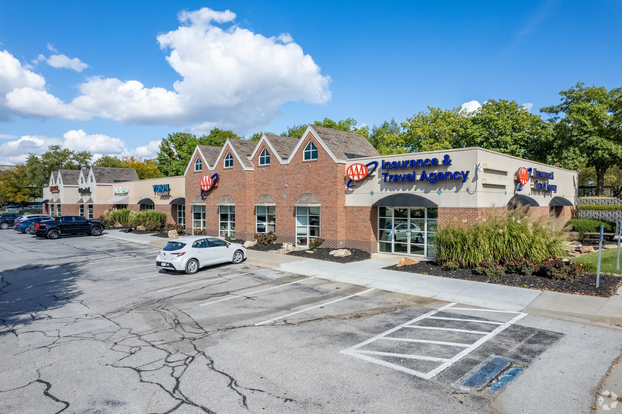 815-843 N 98th St, Omaha, NE à louer Photo principale– Image 1 sur 16