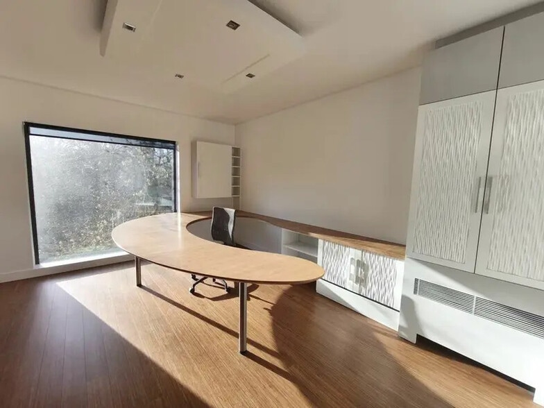 Bureau dans Bayonne à louer - Photo de l’immeuble – Image 3 sur 9