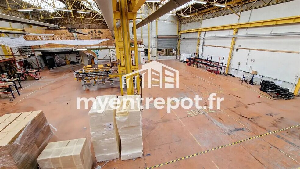 Local d’activités dans Marseille à louer - Photo de l’immeuble – Image 3 sur 8