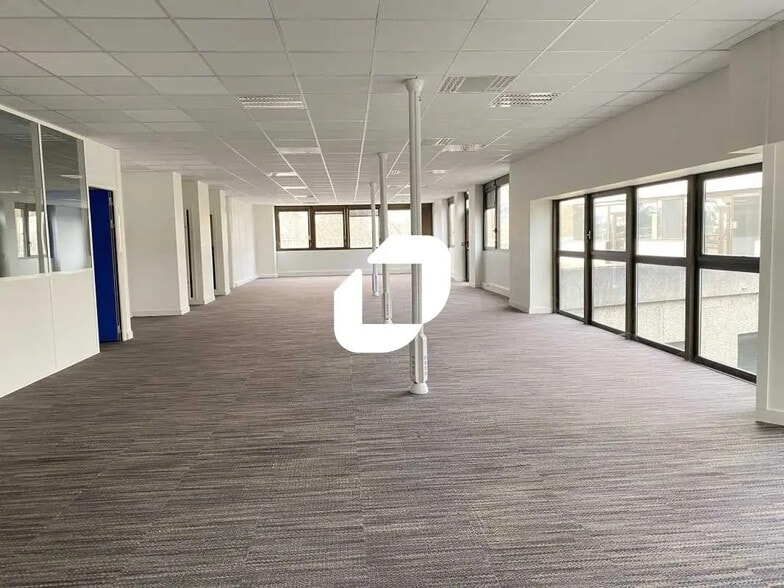 53 Rue De L'Etang, Limonest à louer - Photo de l’immeuble – Image 2 sur 34