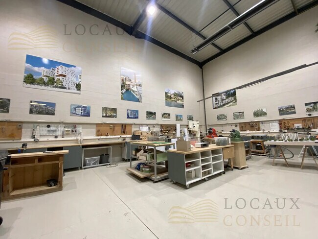 Plus de détails pour Local d’activités à vendre