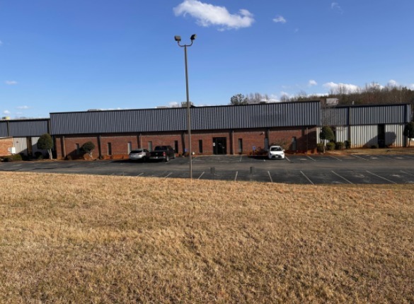 281 Industrial Dr, Gretna, VA à vendre - Photo de l’immeuble – Image 3 sur 13