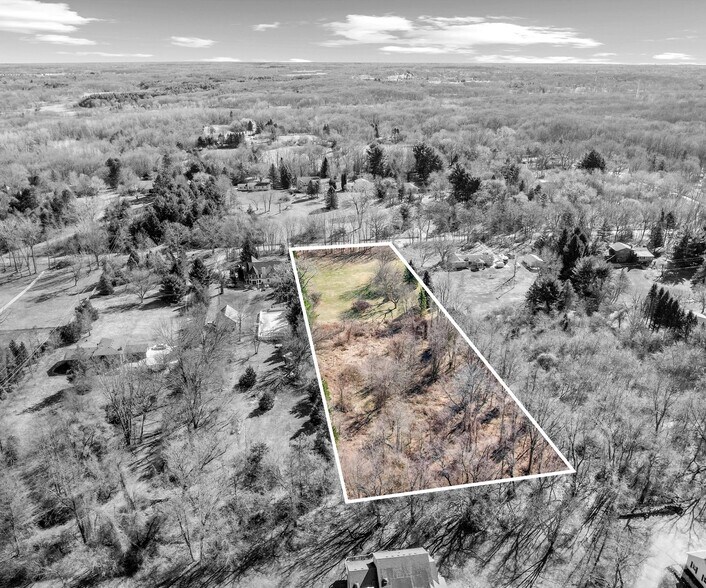 1480 Old Plank Rd, Milford, MI à vendre - Photo de l’immeuble – Image 2 sur 23