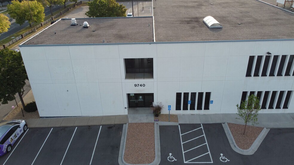 9740 Grand Ave S, Minneapolis, MN à louer - Vidéo sur l’annonce professionnelle – Image 3 sur 22