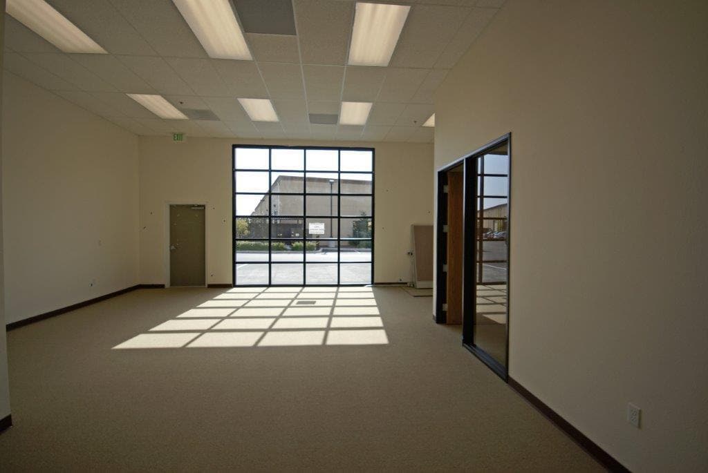 4300-4302 Redwood Hwy, San Rafael, CA à louer Photo intérieure– Image 1 sur 2