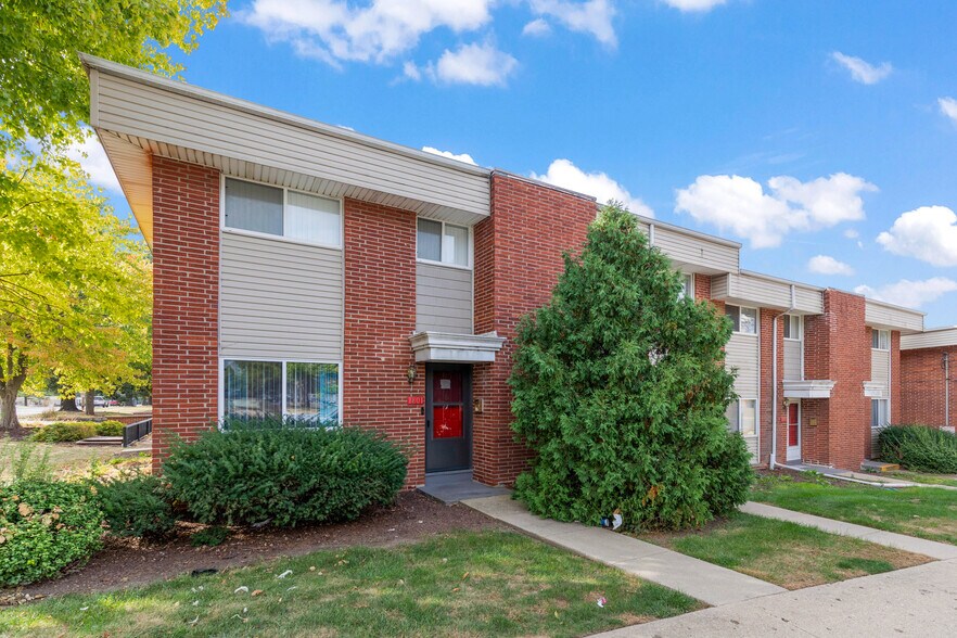 1801 W John St, Champaign, IL à vendre - Photo de l’immeuble – Image 3 sur 6