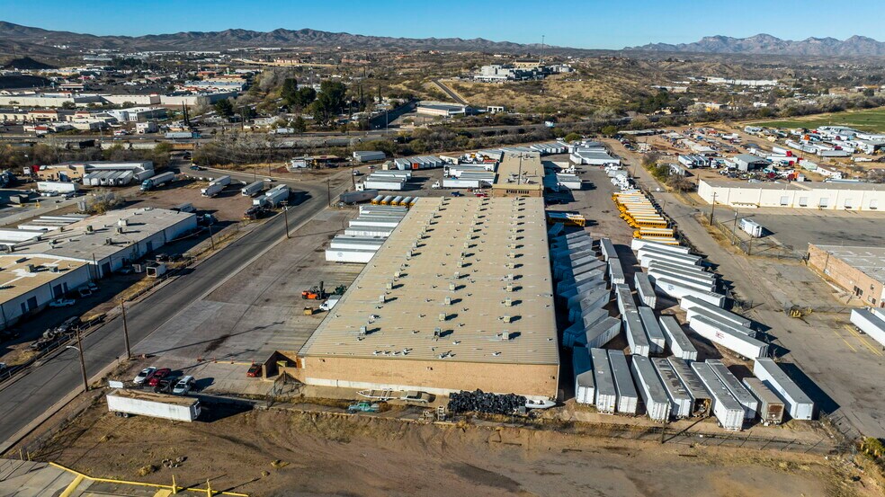 137 E Baffert Dr, Nogales, AZ à vendre - Photo de l’immeuble – Image 3 sur 10
