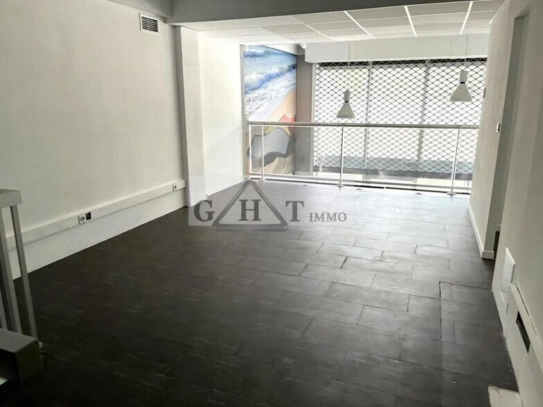 Local commercial dans Antibes à louer - Photo de l’immeuble – Image 3 sur 4