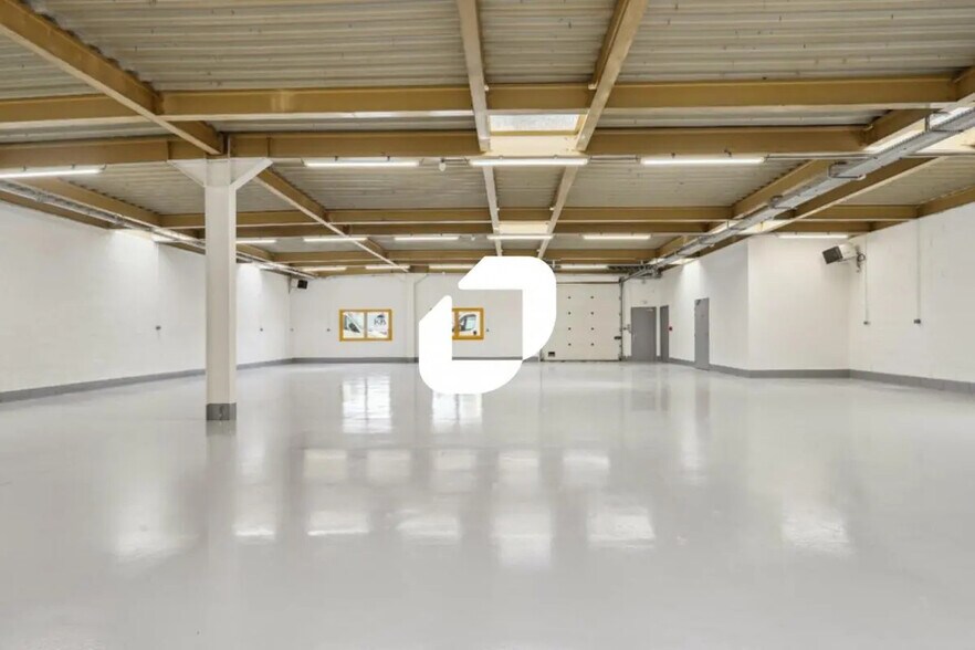 Bureau dans Croissy-Beaubourg à louer - Photo de l’immeuble – Image 2 sur 11