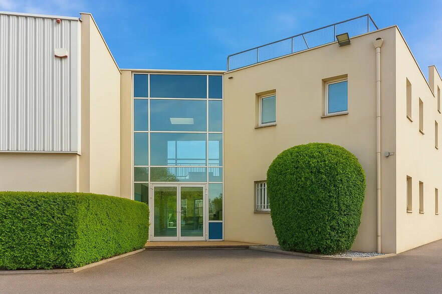 Local d'activités dans Grans à vendre - Photo de l’immeuble – Image 1 sur 25
