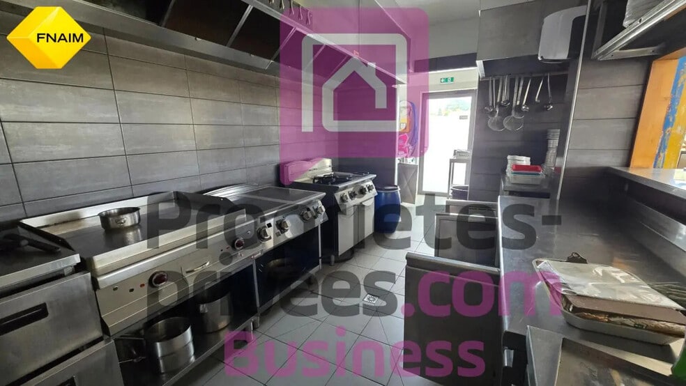 Local d'activités dans Vendres à vendre - Photo de l’immeuble – Image 2 sur 6