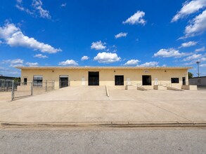 3814 Woodbury Dr, Austin, TX à louer Photo intérieure– Image 1 sur 12