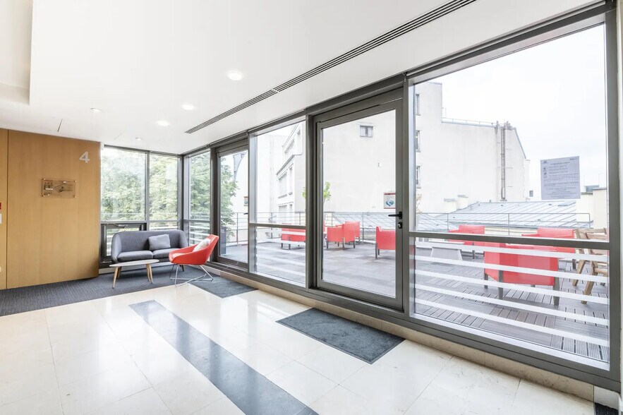 26-28 Rue De Londres, Paris à louer - Photo de l’immeuble – Image 3 sur 10
