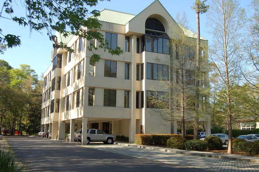 52 New Orleans Rd, Hilton Head Island, SC à vendre - Photo de l’immeuble – Image 1 sur 11