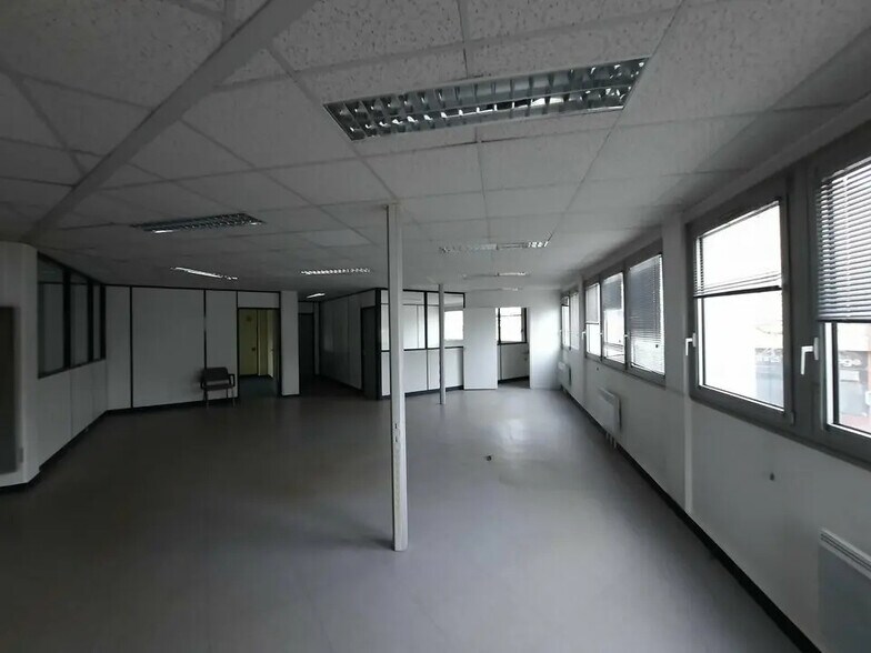 Bureau dans Rouen à vendre - Photo de l’immeuble – Image 3 sur 9