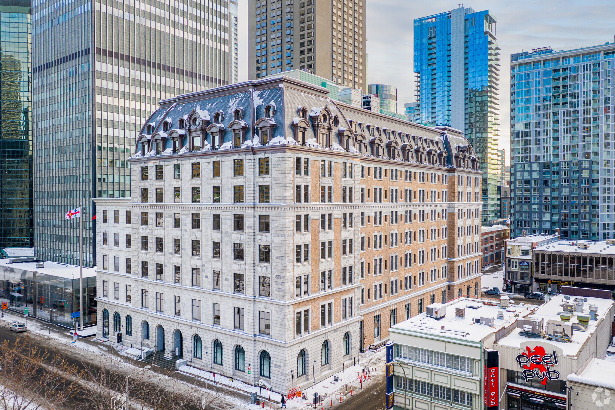 1170 Rue Peel, Montréal, QC à louer Photo principale– Image 1 sur 4