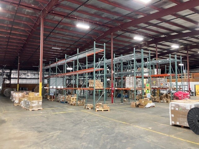 20 McJunkin Rd, Nitro, WV à louer - Photo de l’immeuble – Image 2 sur 14