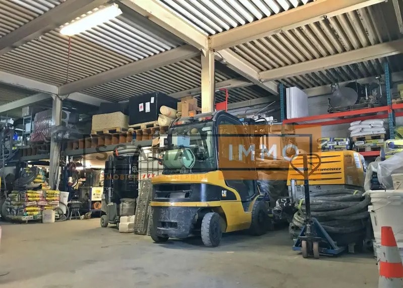 Local d’activités dans Noisy-le-Grand à louer - Photo de l’immeuble – Image 2 sur 10