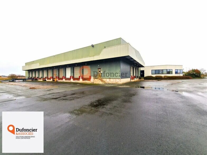 Bureau dans Chasseneuil-du-Poitou à louer - Photo de l’immeuble – Image 3 sur 6